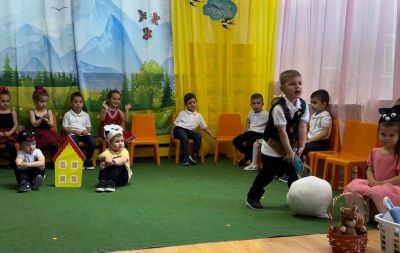1А група "Божурчета "Дядо вади ряпа" - ДГ Божур - Сливен