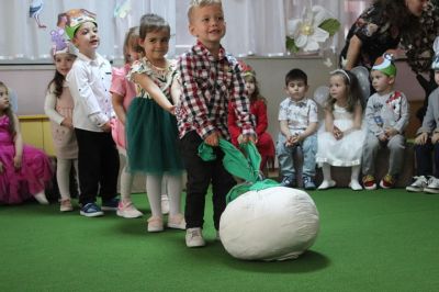 1Б група "Смехорани" в "Приказна въртележка" - ДГ Божур - Сливен