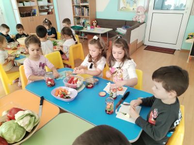 "Туршия от сезонни зеленчуци" - ДГ Божур - Сливен