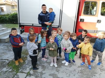 1 група Нашите гости от Районна служба "Пожарна безопасност и защита на населението" - гр. Сливен - ДГ Божур - Сливен