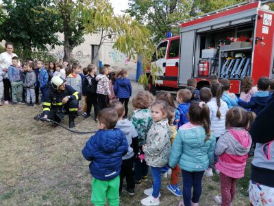 1 група Нашите гости от Районна служба "Пожарна безопасност и защита на населението" - гр. Сливен - ДГ Божур - Сливен