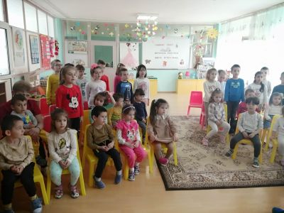 Детската поетеса Цвета Брестничка гост в група "Патиланци" - ДГ Божур - Сливен